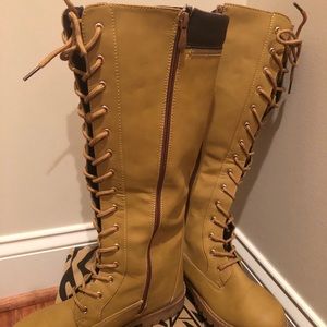 Lace up boots Girls wanna have fun